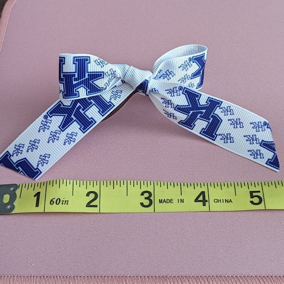 2 for $4 Item: UK Kentucky Wildcats Hair Bow Elastic New! - Picture 3 of 3